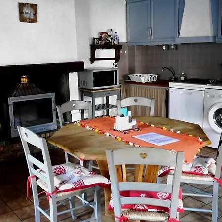 La Rustique Du Bout Du *